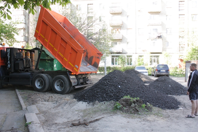 В Ленинском районе Воронежа продолжается ремонт дорог частного сектора