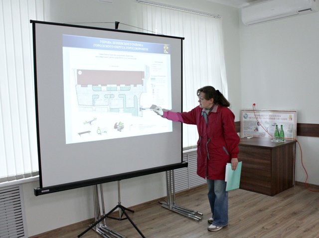В Ленинском районе Воронежа прошли общественные обсуждения реализации муниципальной программы