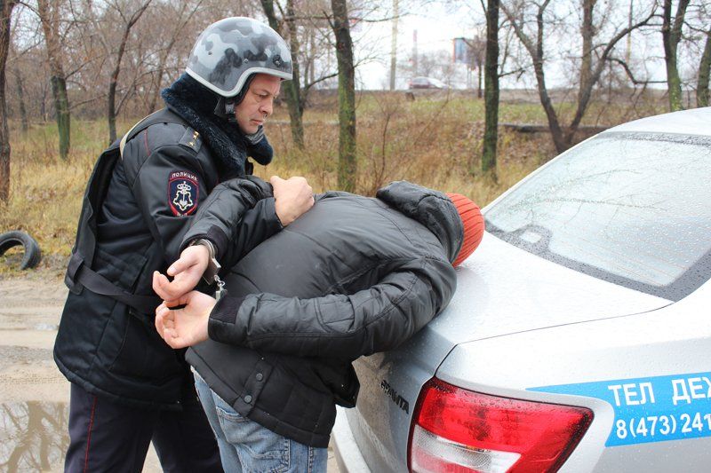 Воронежская полиция рассказала о погоне со стрельбой за угонщиками кроссовера