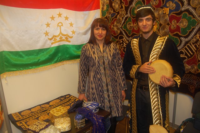 DSC_0005 - выставка диаспор - таджики.JPG