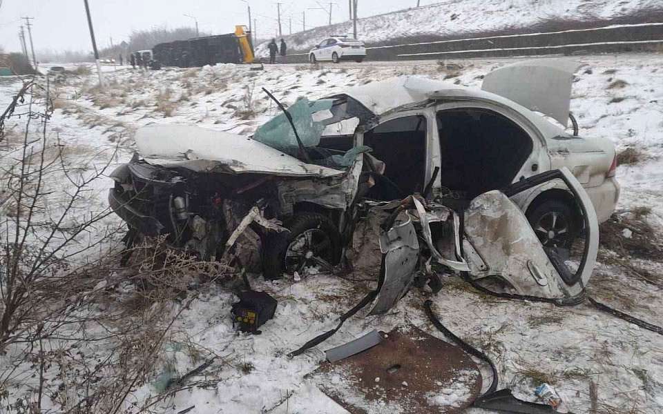 Водитель КамАЗа погиб при столкновении с легковым автомобилем в Воронежской области