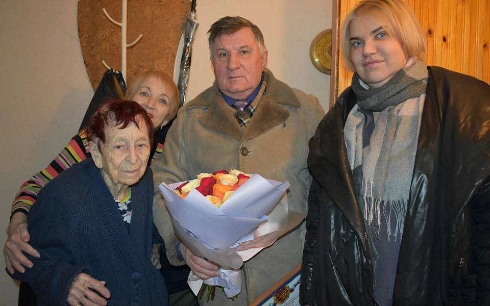 В Воронеже участница Великой Отечественной войны Зоя Дронова отметила 100-летний юбилей