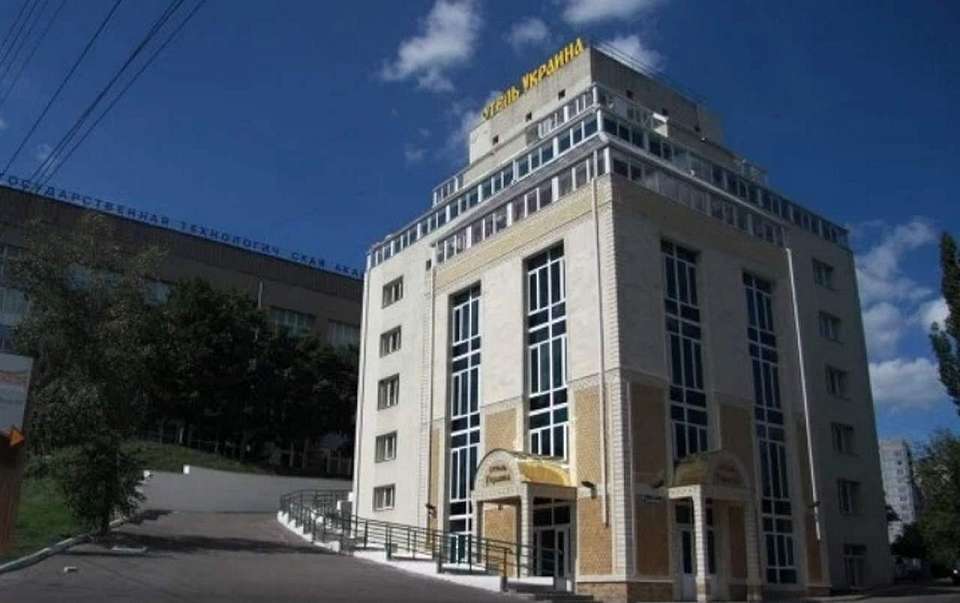 Слово «‎Украина»‎ исчезло с вывески отеля в центре Воронежа