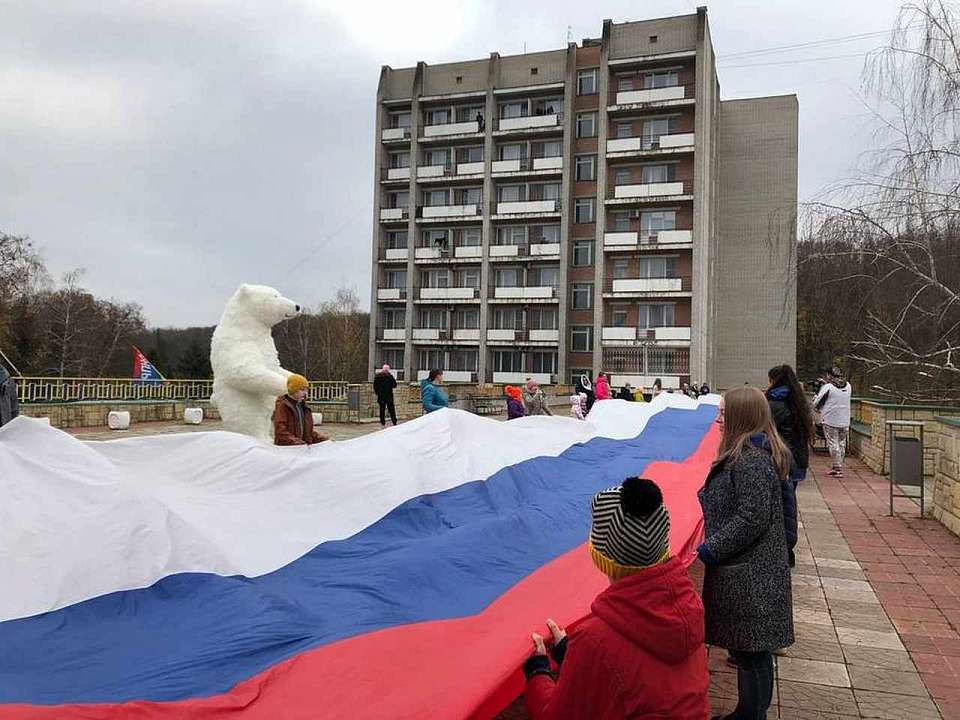 Воронежцев с Днем Конституции поздравили городские власти
