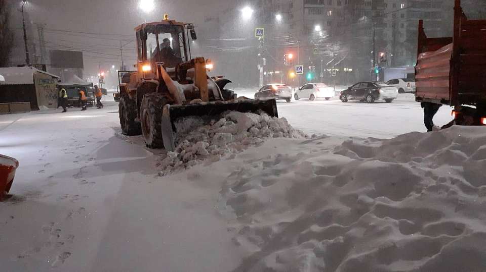 За ночь более 5,6 тыс. кубометров снега вывезли с улиц Воронежа