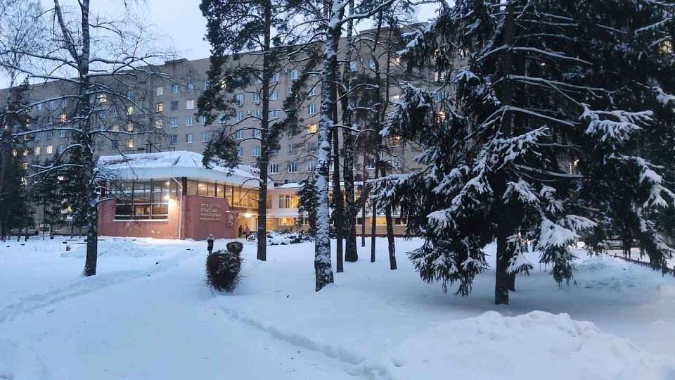 Въезд на территорию областной больницы № 1 закроют 14 декабря из-за снегопада в Воронеже
