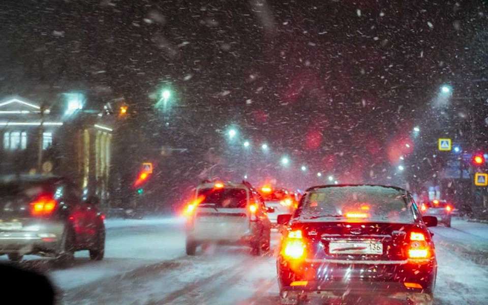 Мэр Воронежа обратился к горожанам из-за экстремального снегопада