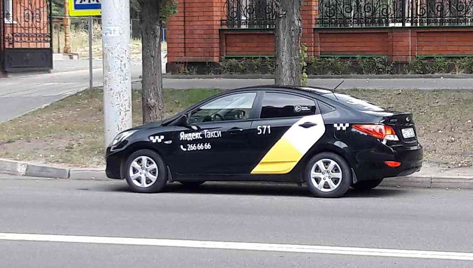 За 146 неоплаченных штрафов арестовали автомобиль воронежского таксиста