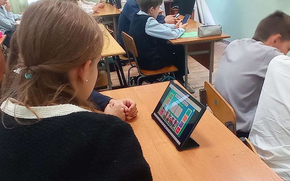 Школьники Ленинского района изучают возможности искусственного интеллекта