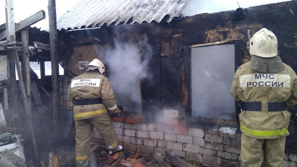 В реанимацию попал 2-летний мальчик с места пожара в частном доме в Воронежской области