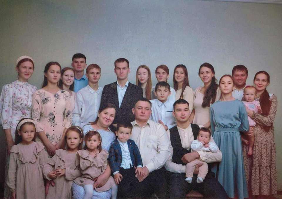 Звание «Мать-героиня» присвоили многодетной маме из Воронежской области