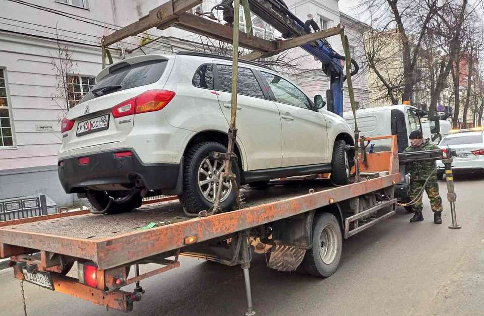 За неделю в Воронеже выявили 107 автомобилей со скрытыми номерами