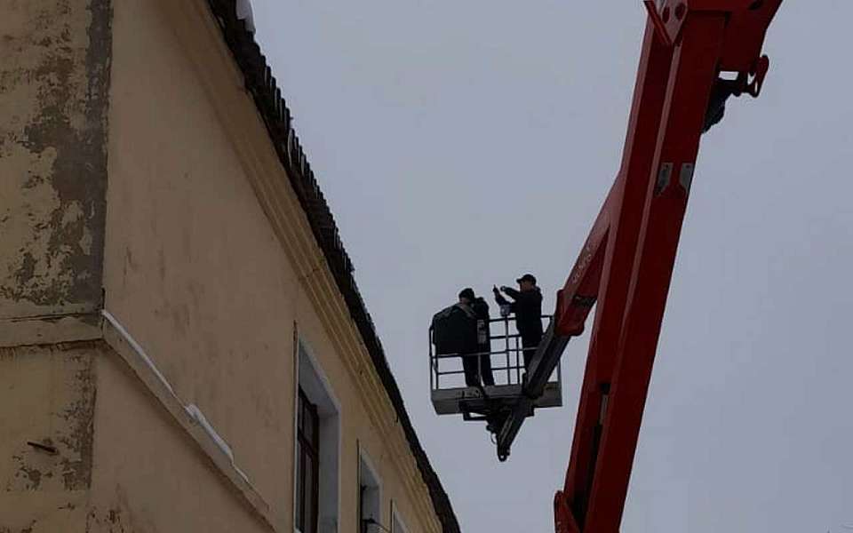 Прокуратура и СК проведут проверку из-за частичного обрушения крыши дома в Воронеже