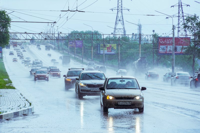 Дождь и ДТП вызвали утренние 8-балльные пробки в Воронеже 