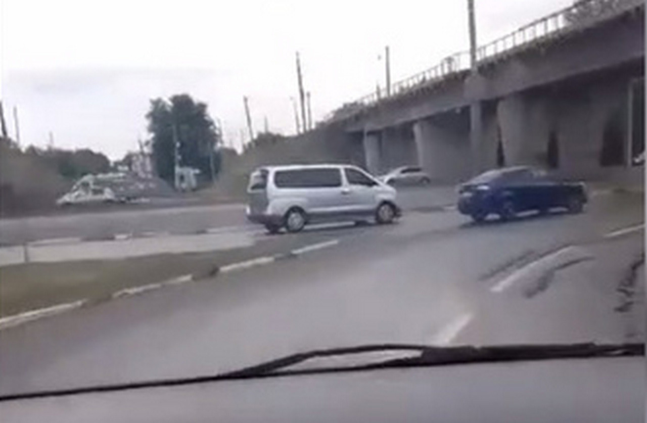 Появилось видео из салона попавшей в аварию у Северного моста в Воронеже скорой