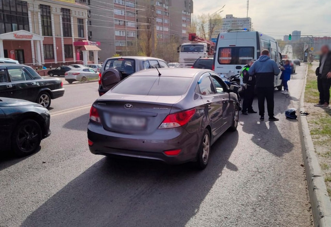 Автомобиль «Хендай» в Воронеже сбил 37-летнего байкера