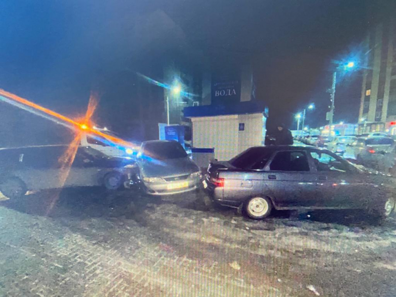 В Воронеже на территории гаражного кооператива из-за пьяного водителя пострадала девушка
