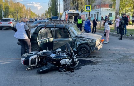 Два человека пострадали в жёстком ДТП в Воронеже из-за не уступившего дорогу пенсионера на «пятёрке» 