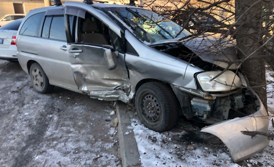 При столкновении иномарок в Воронеже пострадали 6 человек