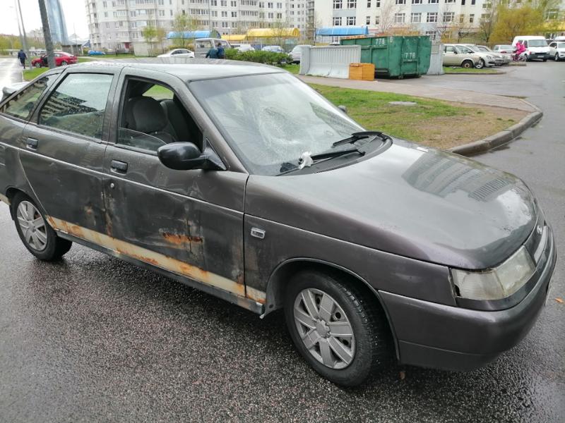 Два человека пострадали после опрокидывания автомобиля ВАЗ-21120 в кювет под Воронежем
