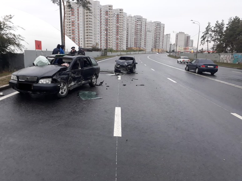 В Воронеже в ДТП на улице Миронова пострадали 4 человека