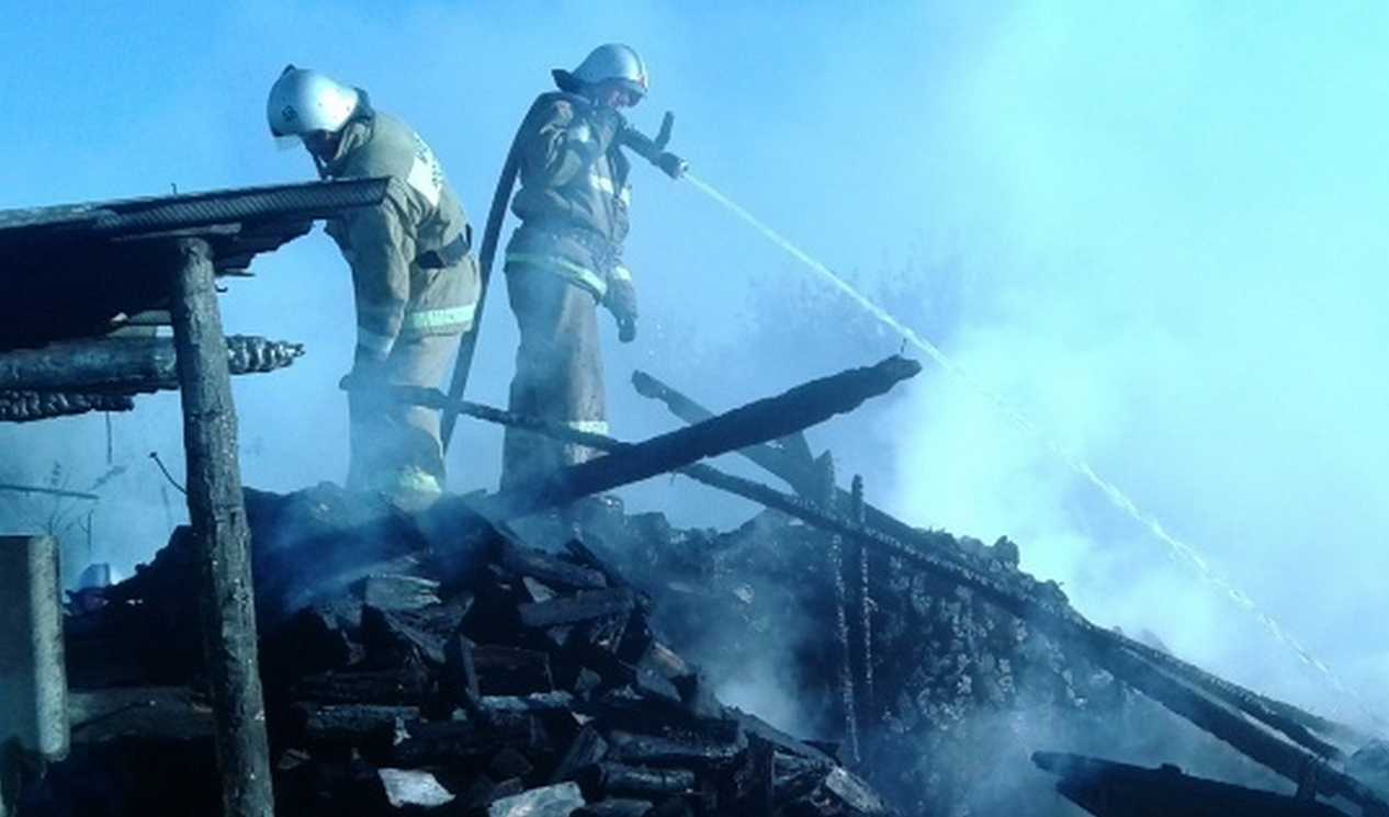 После пожара в гараже в больницу с ожогами попал 11-летний мальчик в Воронежской области