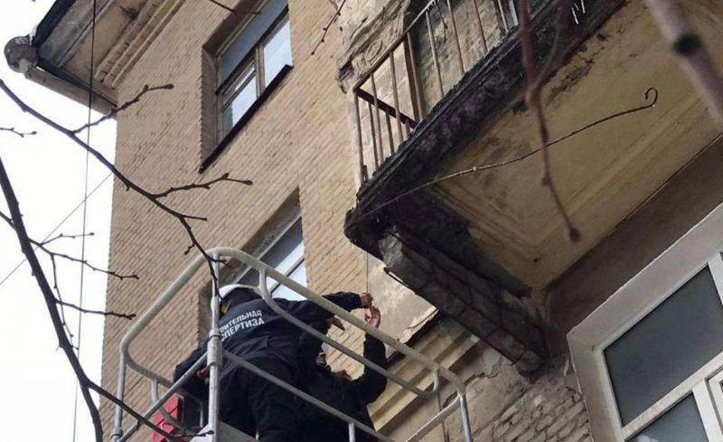 В Воронеже ГЖИ предписала УК обеспечить безопасность жильцов дома с рухнувшими балконами