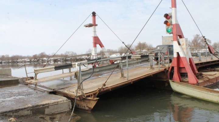 Наплавной мост закрыли для проезда под Воронежем