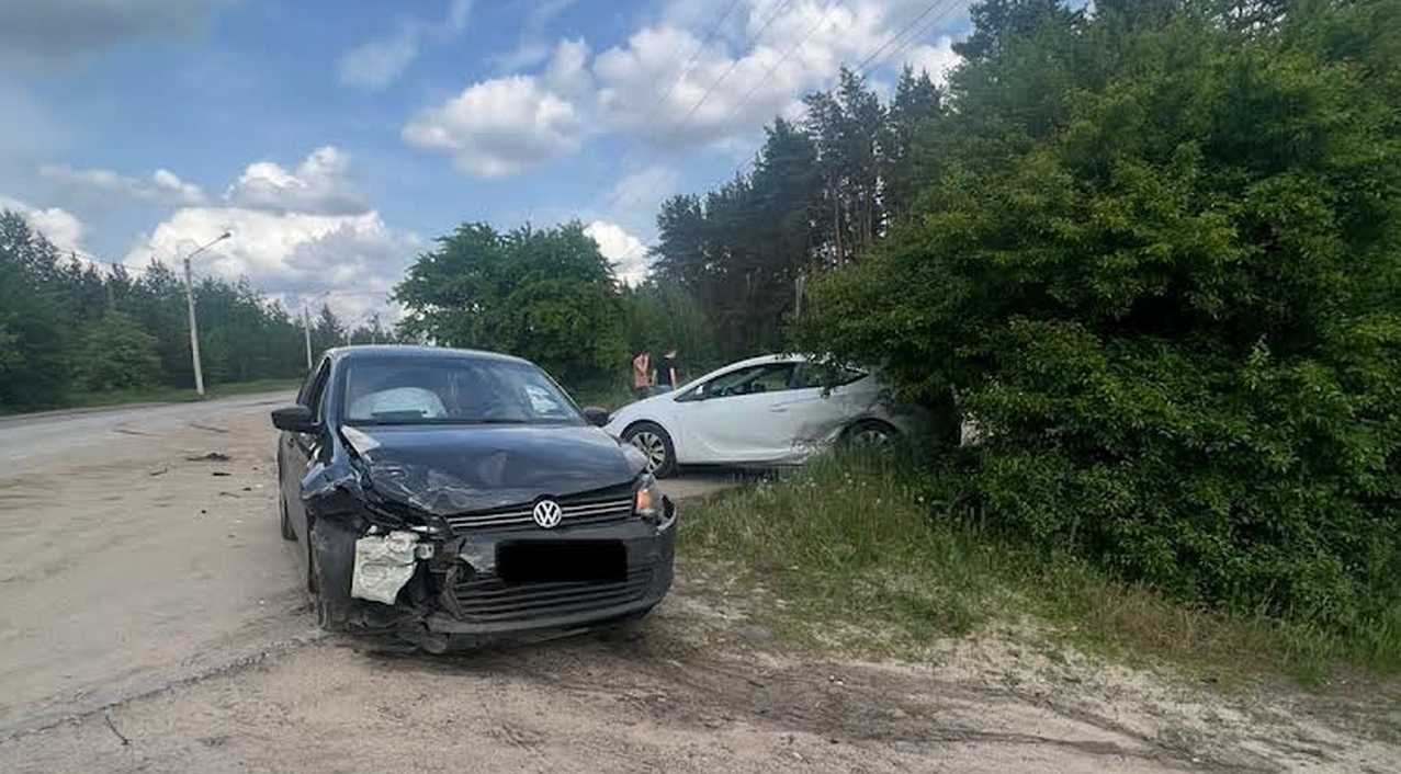 Автомобилистка из Тамбова попала в больницу в Воронеже после ДТП с обгонявшим ее «Фольксвагеном»