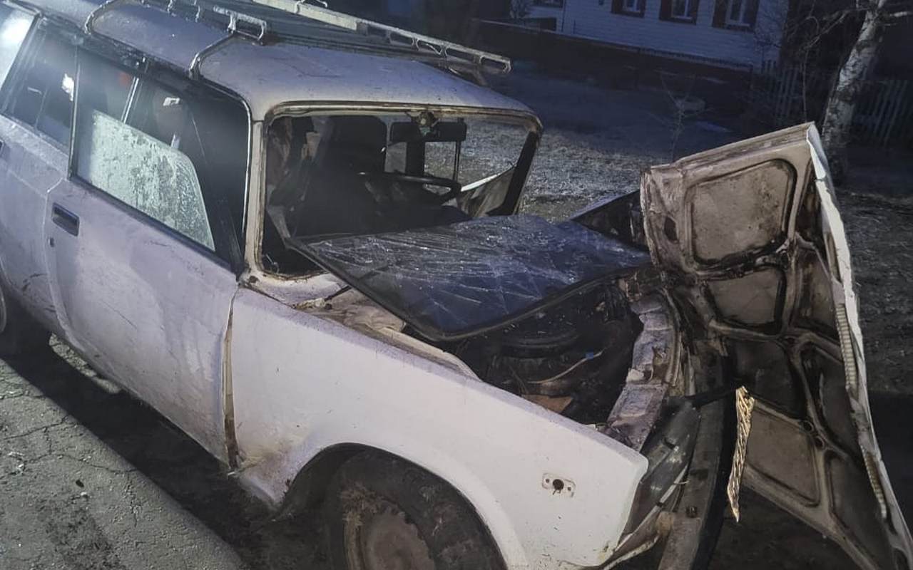 В ДТП с деревом пострадал 34-летний автомобилист в Воронежской области
