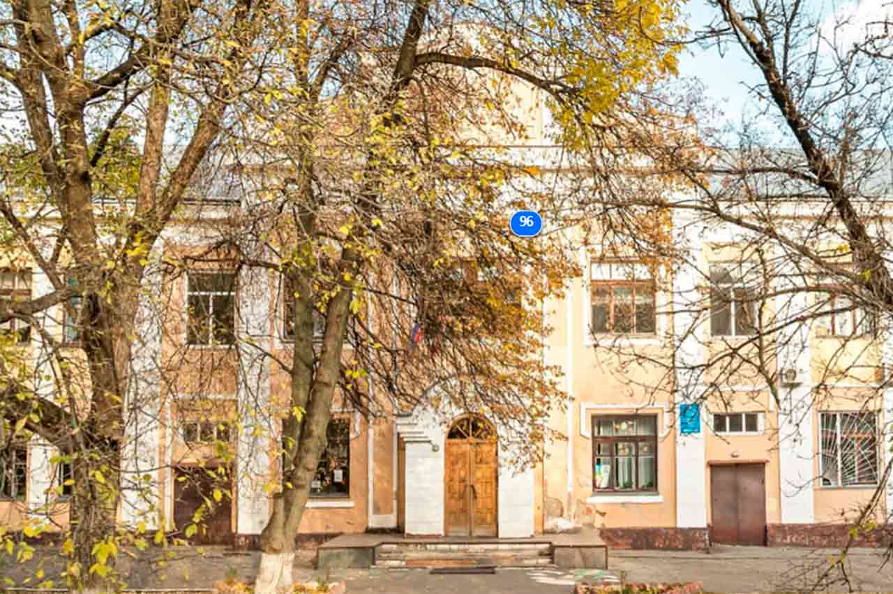 Почти за 40 млн рублей отреставрируют историческое здание школы №20 в Воронеже
