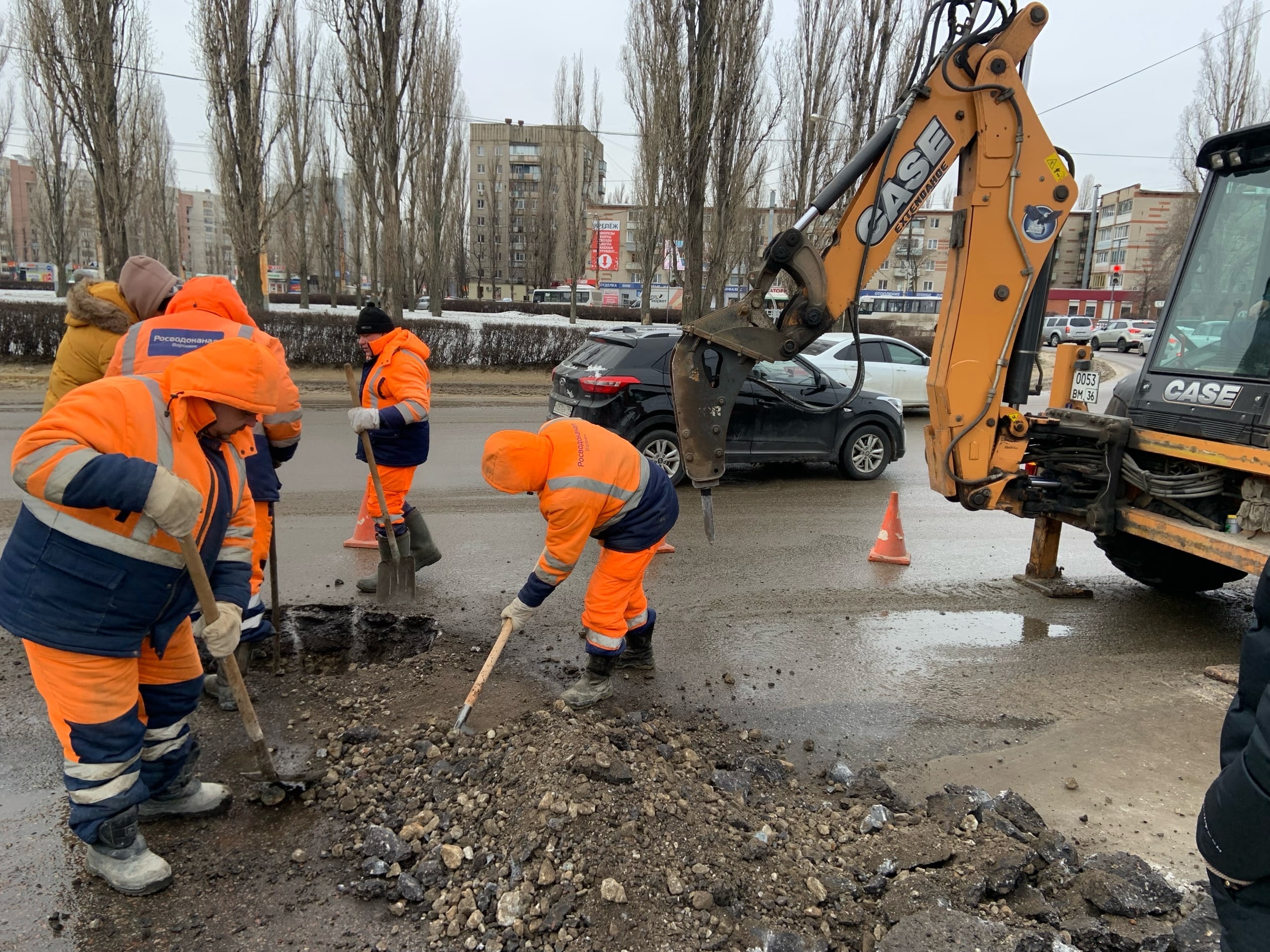 Voronezh rvk. Дорожные работы. Идут ремонтные работы. Прорыв трубы канализации. Воронеж прорыв трубы.