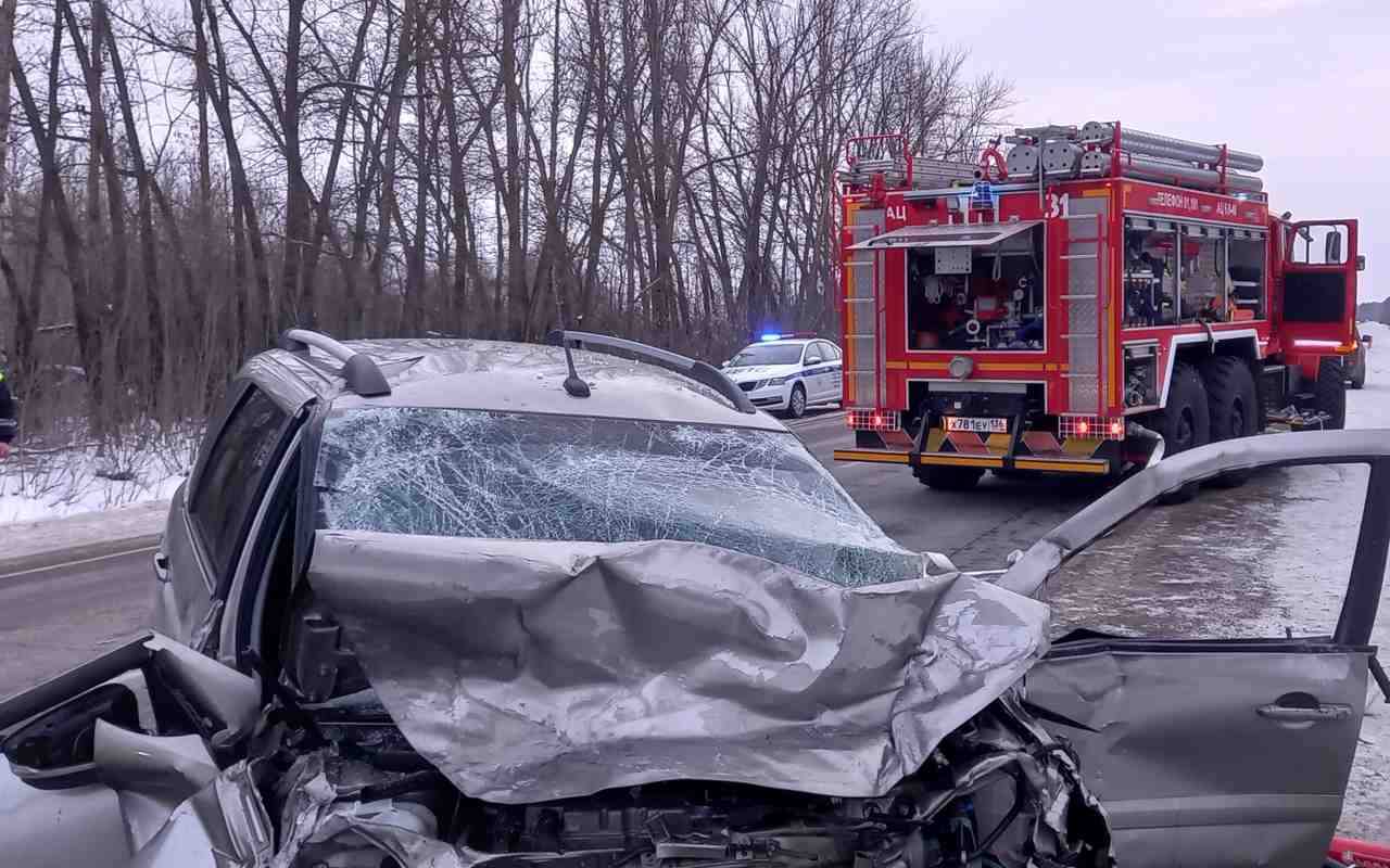 В Аннинском районе жёстко столкнулись два отечественных авто