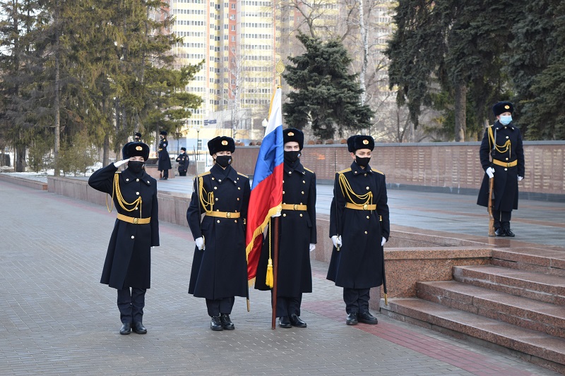            В Коминтерновском районе почтили память героев на воинских захоронениях