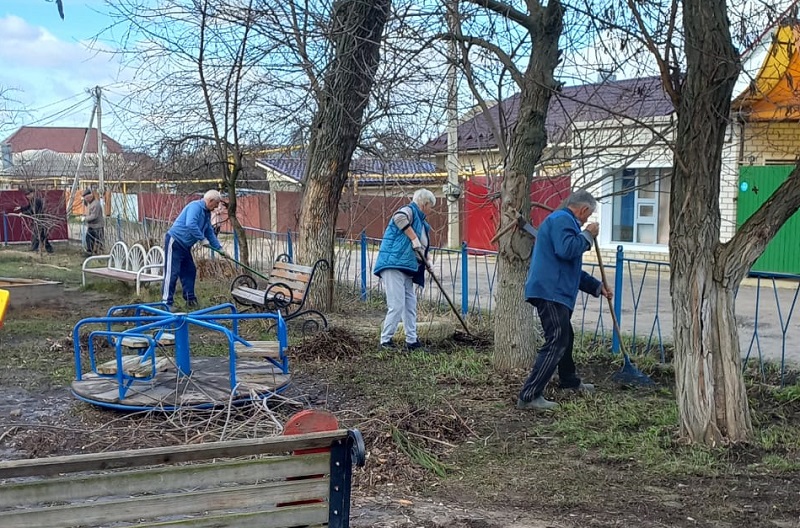 В Коминтерновском районе в санитарный день на уборку вышли почти 2,5 тыс.  человек