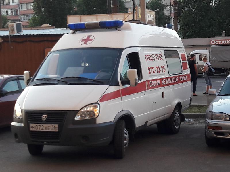 Сестра ударила брата ножом в грудь в Воронежской области