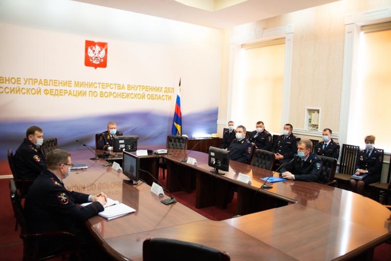 Глава МВД Владимир Колокольцев поздравил воронежских полицейских с госнаградами