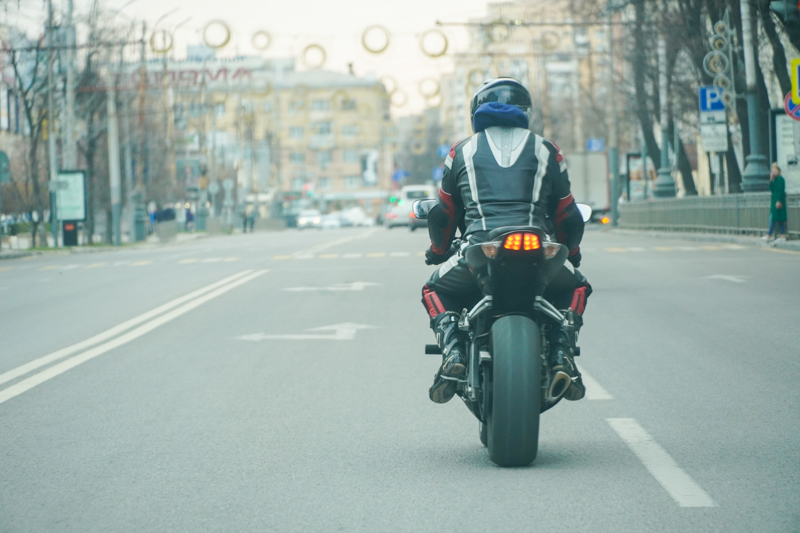 Перевернувшийся мотоцикл врезался в пешехода в Воронеже