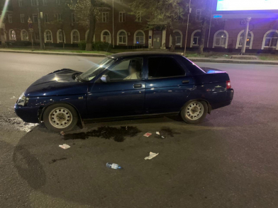 Два человека пострадали в столкновении попутных автомобилей в Воронеже