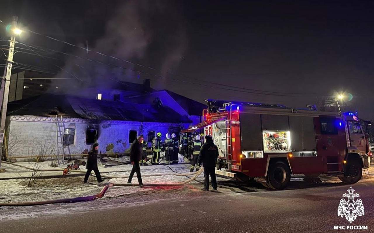 Три человека сгорели в Воронеже в частном доме
