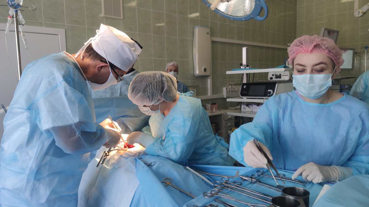 Воронежские хирурги удалили доброкачественную опухоль у 18-летней девушки