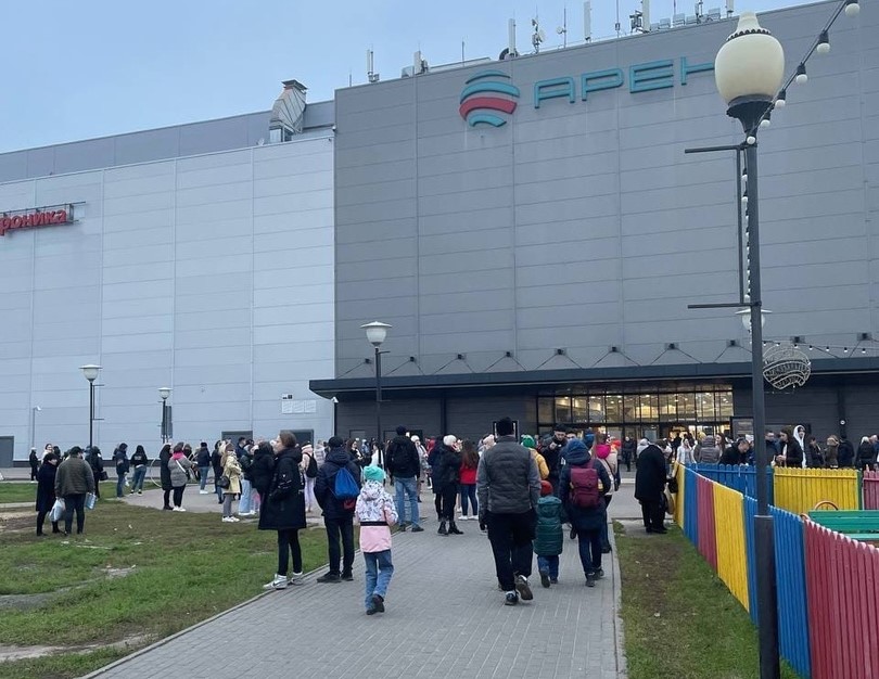 В Воронеже после анонимного звонка пришлось эвакуировать ТРК «Арена»