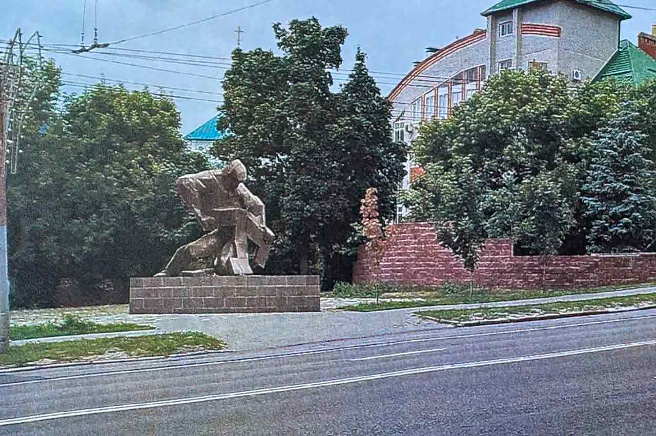 Новое место для памятника «Солдат, ломающий свастику» нашли в Воронеже