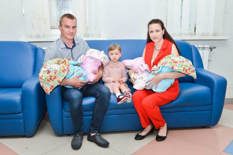 У семьи под Воронежем родились четверняшки – две девочки и два мальчика