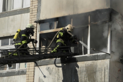 Из горящей воронежской пятиэтажки эвакуировали 15 жильцов