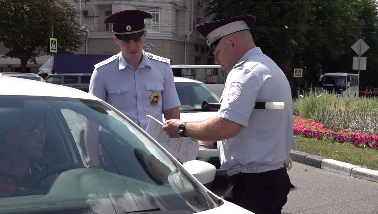 В Воронеже прошел рейд против незаконных мигрантов-таксистов