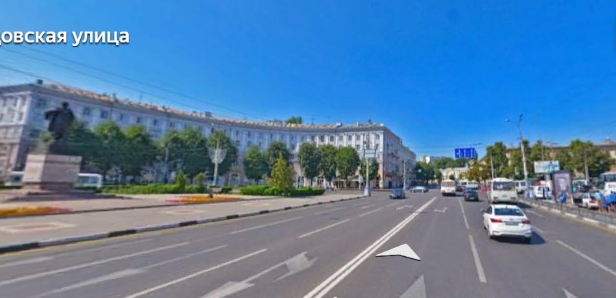 У памятника Черняховскому в Воронеже 8 мая на два часа закроют движение