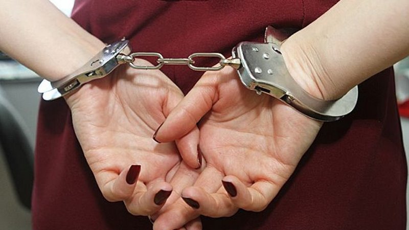 Двух женщин с килограммом героина задержали полицейские в Воронеже