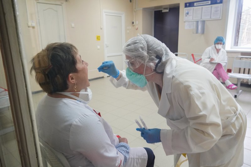 Число новых заболевших коронавирусом за сутки обновило минимум за полгода в Воронежской области 