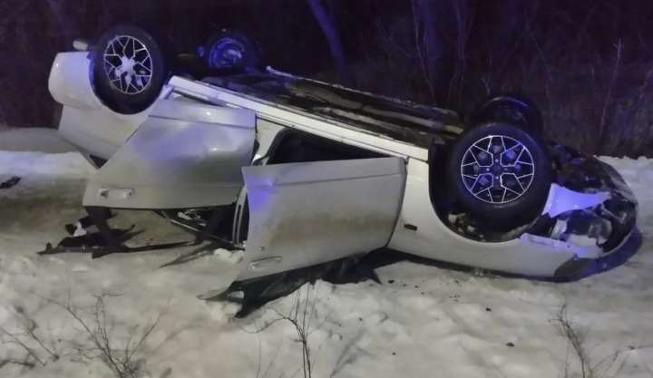 В Воронежской области 19-летнего водителя занесло и машину опрокинуло, четверо пострадали